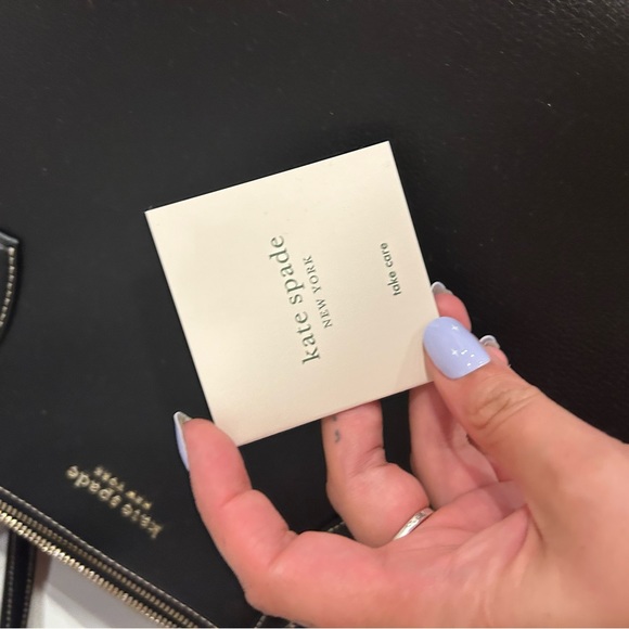 Kate Spade tote - Picture 3 of 9